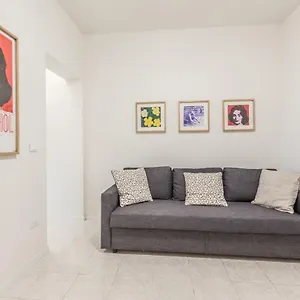 https://marilyn-the-place-apartments.emilia-romagnahotels.net