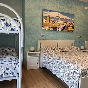 https://bb-catania-centro-charme-more.sicilyhotelsitaly.net
