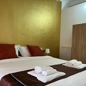 genova-gold-rooms.hotelitalianriviera.com/