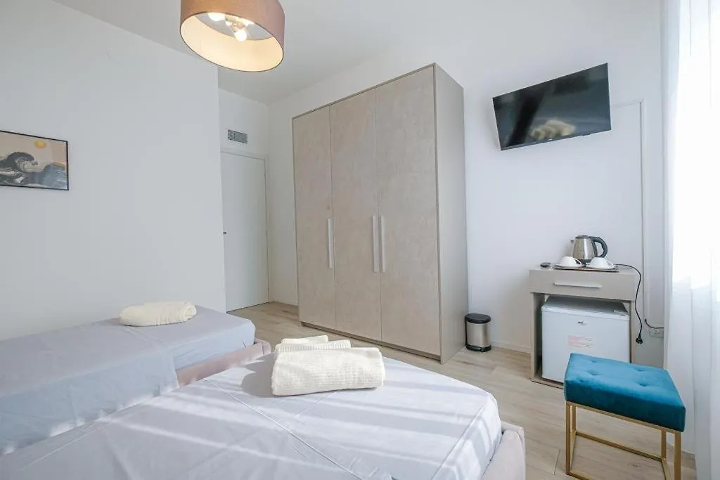 Sbs Room Rental Bergamo 0*,  Włochy